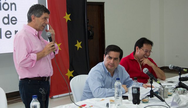 El ministro del Interior, Juan Fernando Cristo, estuvo ayer en Cúcuta, acompañado del ministro del Posconflicto, Rafael Pardo, para analizar el panorama y los desafíos de Norte de Santander si se logra la firma de un acuerdo de paz con las Farc. En la mesa también estuvo el gobernador William Villamizar. Alfredo Estévez