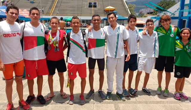 Los nadadores nortesantandereanos dejaron una grata impresión en el Nacional Interclubes que se llevó a cabo en Cali donde lograron un buen número de medallas. Cortesía