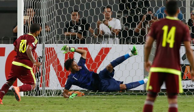 Perú reaccionó y salvó la igualdad con los goles de Paolo Guerrero a los 61 y el de Ruidíaz en los descuentos. AFP