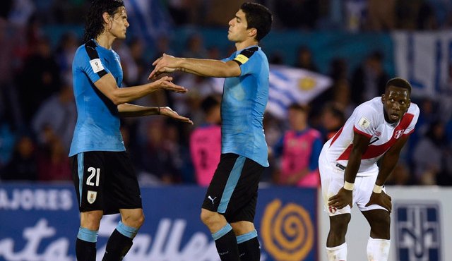 Uruguay tiene 13 puntos, los mismos que tiene Ecuador, pero con una mejor diferencia de goles. AFP