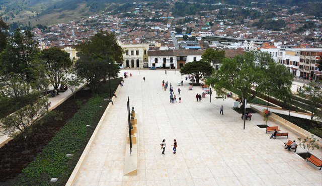 El parque Águeda Gallardo le dio otra dinámica al Centro Histórico de Pamplona. El diseño fue avalado por la Sociedad Colombiana de Arquitectos. Roberto Ospino