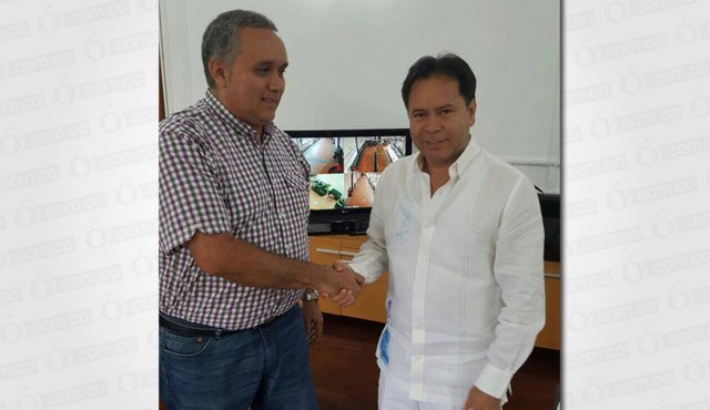 El gerente (E) José Manuel Galeano, posa junto al gobernador de Norte de Santander, William Villamizar Laguado. Javier Sarabia