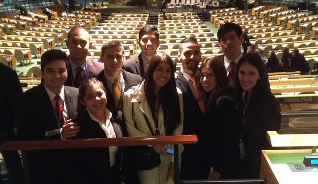 Diez estudiantes representaron a Colombia en el encuentro de las Naciones Unidades, en Estados Unidos. Cortesía