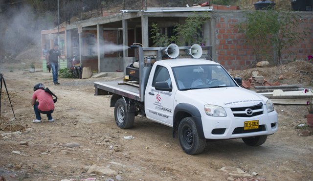 La lucha que emprendieron autoridades y comunidad para erradicar los criaderos del mosquito transmisor del virus del zika empezó a dar resultados en la ciudad al bajar el número de casos. Mario Caicedo