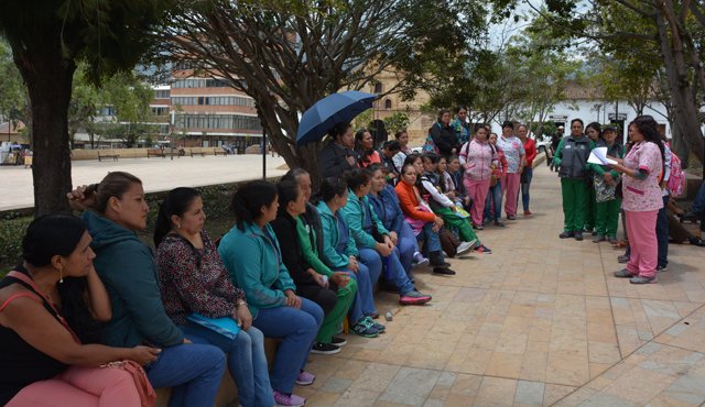 Las madres comunitarias de Pamplona protestan pacíficamente en el parque Águeda Gallardo. Roberto Ospino