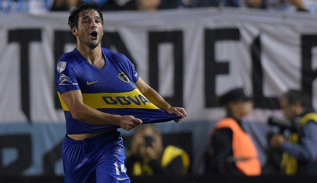 Boca Juniors derrotó 1-0 a Racing y clasificó a siguiente ronda de la Copa Libertadores. AFP