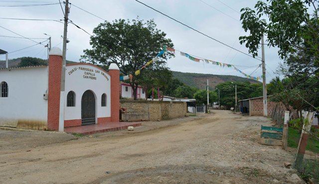 San Pedro no tiene vías pavimentadas, pero carece de acueducto y alcantarillado, pese a mandato del Concejo de que le conecten estos servicios. Edinsson Figueroa
