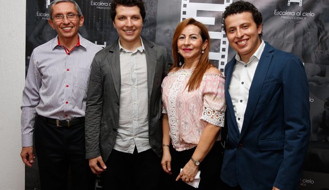 Alberto Moreno, el director Diego Alejandro Moreno, Francy Navarro y Francisco Moreno. César Obando