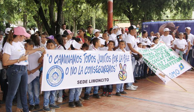 Delegaciones de las 25 veredas del corregimiento de Buena Esperanza marcharon ayer por la paz de Colombia y de sus parcelas. César Obando