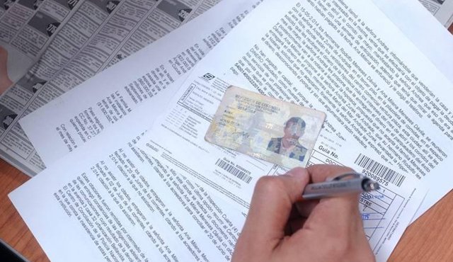 Falsificaban licencias de conducción para quienes no cumplían los requisitos físicos, médicos, psicológicos y actitudinales para conducir un vehículo en Colombia. Colprensa
