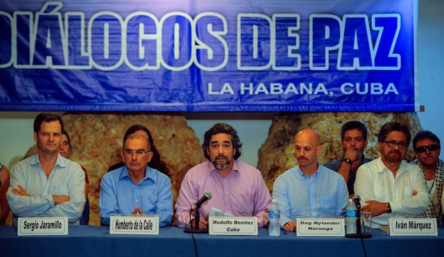 Si bien las partes todavía están dedicadas a llegar a un acuerdo sobre el fin del conflicto, el Gobierno y las Farc han dado muestras de que la refrendación es un asunto que ya se vuelve protagonista en la mesa de diálogos. Archivo