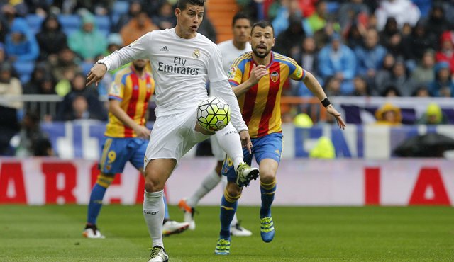 El volante cucuteño James Rodríguez tuvo una buena presentación con el Real Madrid, en la penúltima fecha la Liga española donde su equipo venció en dramático partido 3-2 al Valencia. AP