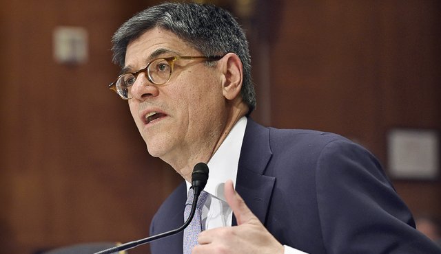 El secretario del Tesoro, Jacob Lew, viajó a la isla para poner de manifiesto el impacto de la crisis financiera y presionar a los legisladores para que actúen. AP