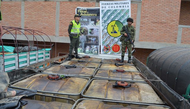 El combustible fue hallado en cuatro camiones, tres con placas colombianas y uno con placas venezolanas. Policía Nacional