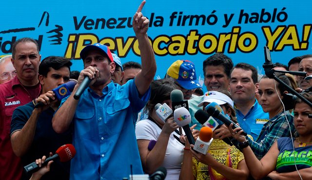 Venezuela es una bomba que en cualquier momento puede explotar: líder opositor Henrique Capriles. AFP