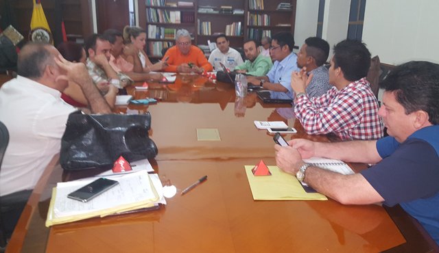 El alcalde de Cúcuta, Cesar Omar Rojas Ayala, presidió la reunión para presentar al comité de ferias. Cortesía