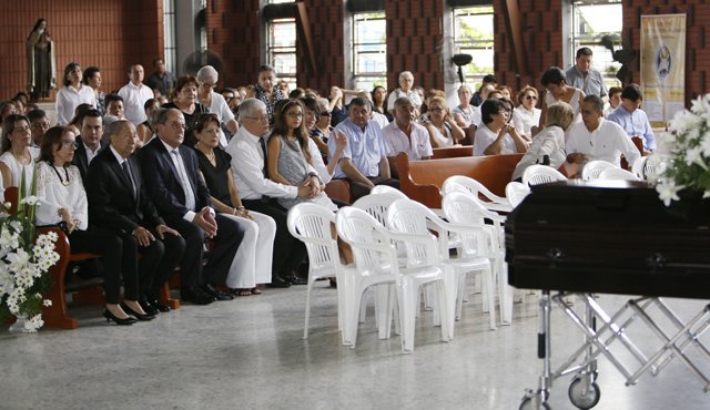 La misa se llevó a cabo en la iglesia Carmelitas. Obando