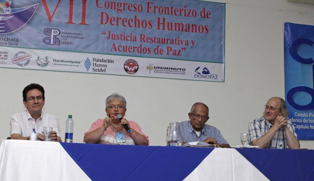 Expertos en el proceso de paz como Imelda Daza, Eduardo Carreño, Sergio de Zubiría, politólogos e investigadores debaten sobre el proceso de paz, en un encuentro académico que culmina hoy a las 5:30 p.m., y se realiza en el hotel Tonchalá.
Mario Caicedo