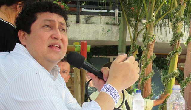 El controvertido alcalde de yopal (Casanare), Jhon Jairo Torres, quien fue elegido estando preso y casi no logra posesionarse, le pidió a los concejales que le aumenten el suelo a $11 millones, pues los $7 que gana no le alcanzan. Colprensa