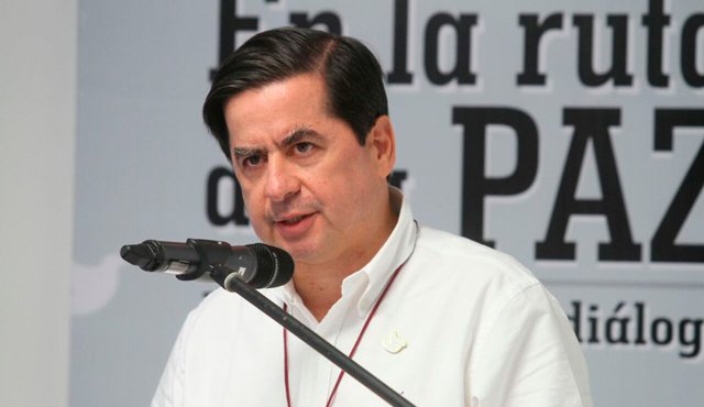 El ministro del Interior, Juan Fernando Cristo, explicó que las reformas electorales que se darán una vez firmado el acuerdo de paz, serán acordadas con los partidos políticos. Archivo