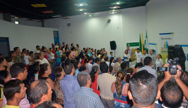 En el auditorio de la Biblioteca Pública Chaid Neme se cumplió el segundo encuentro comunitario. Javier Sarabia