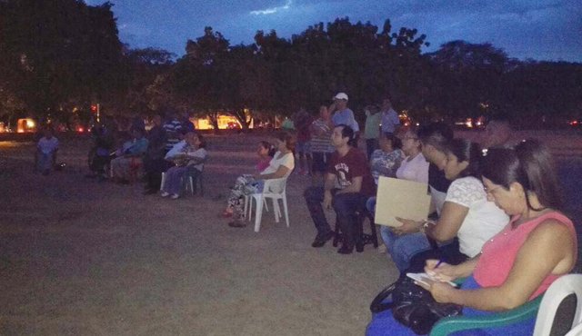 La Alcaldía se comprometió a recuperar el parque de Ceiba II para que los vecinos tengan en donde departir con sus familias. Orlando Carvajal