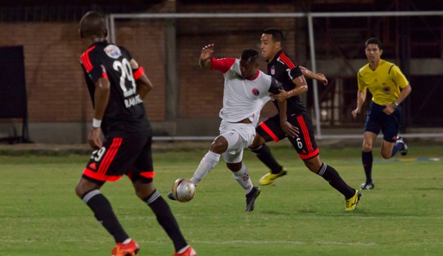 El Cúcuta Deportivo venció 2-0 al América y queda en la quinta posición del Torneo Águila con 24 puntos en los 16 partidos correspondientes a la fase de ida del certamen. Alfredo Estévez