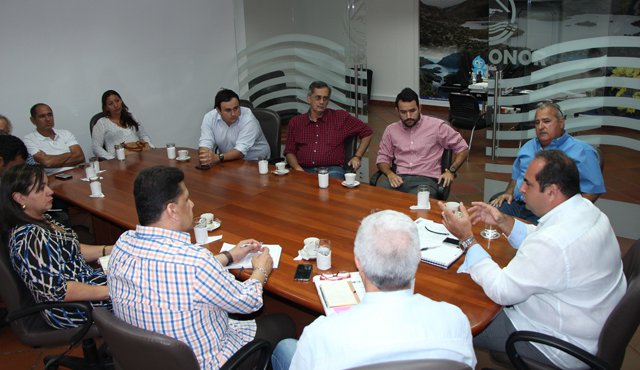 Los productores de arroz del municipio Los Patios se reunieron con el director de Corponor, Gregorio Angarita, con el fin de programar el uso del agua para la siembra del cultivo. Cortesía