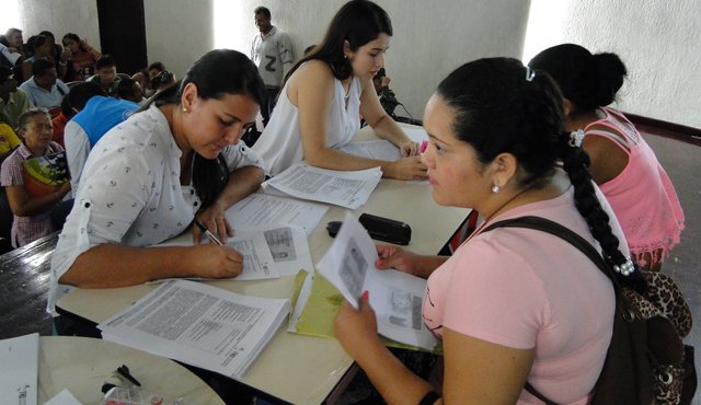Por un lado, se evidencia que las empresas no están en capacidad de generar un aumento en la dinámica de empleo formal. Archivo