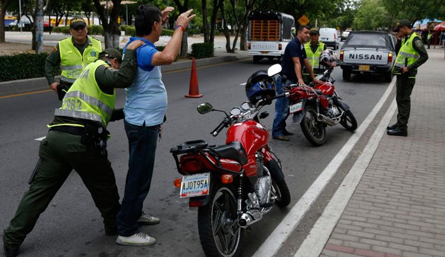 Los uniformados se apostaron en las avenidas Los Libertadores, Sevilla y Panamericana, autopista de Atalaya, inmediaciones de la terminal de transporte, la avenida cero, el barrio Latino y el centro de Cúcuta. Juan Pablo Cohen