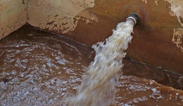 La única planta que les bombeaba agua a las 400 familias de Guaramito salió del servicio y ahora no cuentan con el líquido para su consumo. Mario Caicedo
