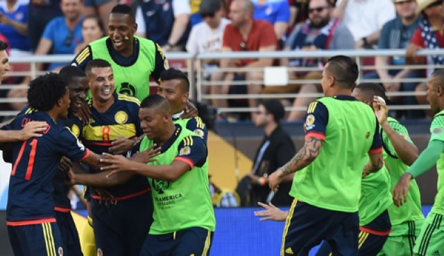 Con goles de Cristian Zapata y James Rodríguez, Colombia le ganó a Estados Unidos. AFP
