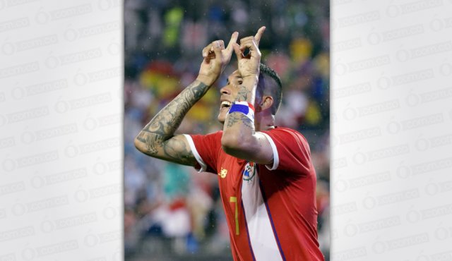 El panameño Blas Pérez figura con su selección es uno de los jugadores más recordados en el Cúcuta Deportivo. AP