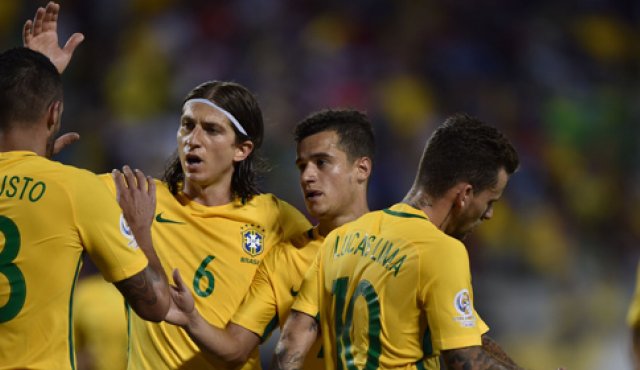 Brasil hizo las pases con el gol y suma 4 unidades. AFP