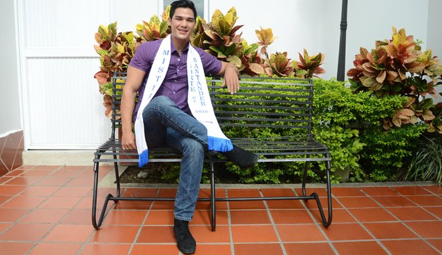 Juan Camilo Urueña Castellanos. Rodrigo Sandoval
