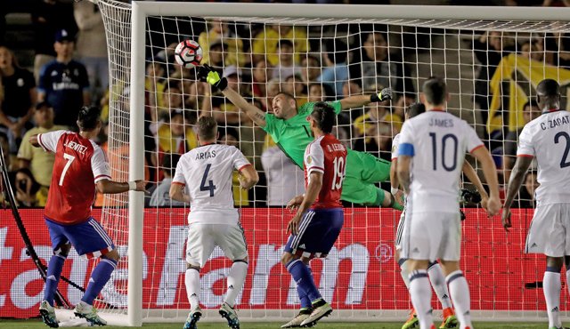 Con las atajadas de David Ospina Colombia ha podido consolidarse como una de las selecciones favoritas para pelear por el título de la Copa América Centenario. AFP