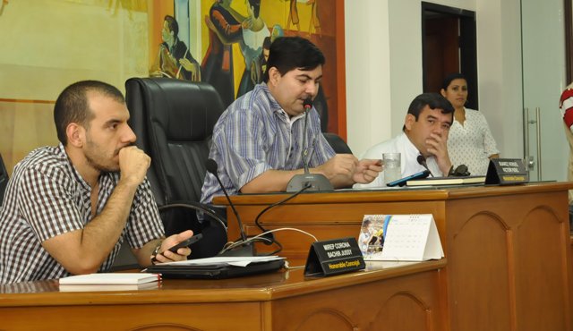La mesa directiva del Concejo anunció ayer la realización de un foro para debatir la crisis social y económica que padece la ciudad. Orlando Carvajal