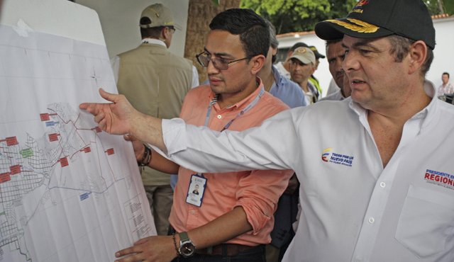 El vicepresidente de Colombia, Germán Vargas Lleras, firmó el acta de inicio de la Fase III del Plan Maestro de Alcantarillado. Edinsson Figueroa