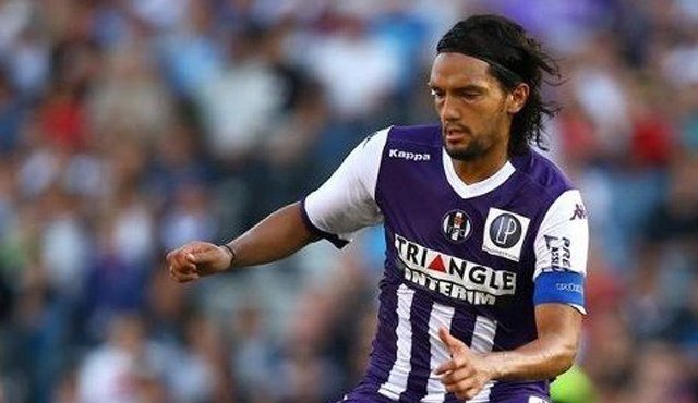 Abel Aguilar reforzará al equipo en los próximos dos años. Archivo