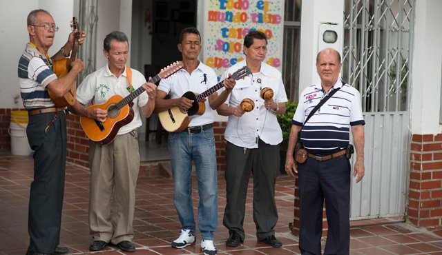 Miguel Antonio Castellanos, Luis Elí Ayala, Pedro Mariño, Víctor Manuel Sierra y Ceferino Contreras encontraron en la música y las coplas el mejor remedio para ganarle la batalla al tiempo. Juan Pablo Bayona