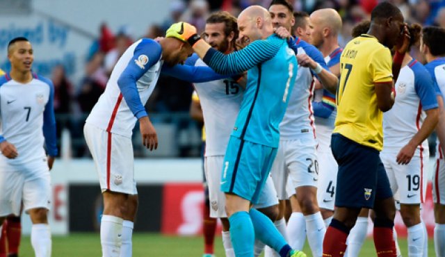 Estados Unidos se cruzará en semifinales con el vencedor de Argentina-Venezuela. AFP