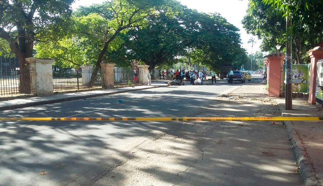 Las autoridades hicieron el levantamiento del cadáver e iniciaron las investigaciones del triste incidente. Cortesía