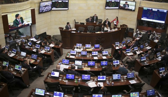 Varios intentos se han hecho ya en el congreso por castigar el ausentismo de senadores y representantes, pero hasta ahora no ha sido posible que una ley en este sentido prospere. Archivo