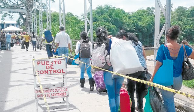 Nicolás Maduro ordenó el cierre total de la frontera entre Colombia y Venezuela desde el 19 de agosto de 2015. Edinsson Figueroa