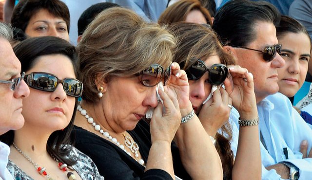 Familiares de los diputados asesinados. Colprensa