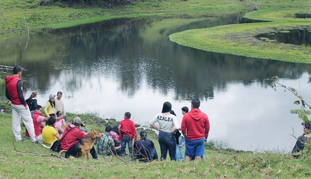 Quienes visitan las lagunas y caídas de agua lo hacen por los caminos reales. Cortesía
