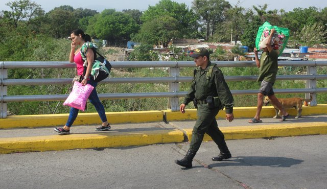Gobernación, las alcaldías, las personerías, la Defensoría del Pueblo, e incluso las Diócesis católicas serán las encargadas de adelantar el proceso, y así garantizar la atención. Archivo