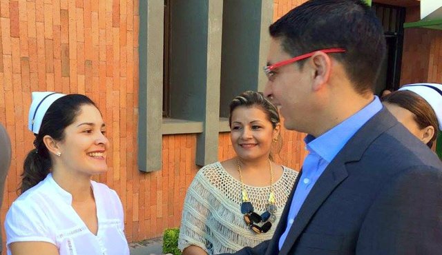 El nuevo gerente del hospital Emiro Quintero Cañizares de Ocaña, Jairo Pinzón López, saludó al personal del centro médico en su primer acto luego de tomar posesión. Javier Sarabia
