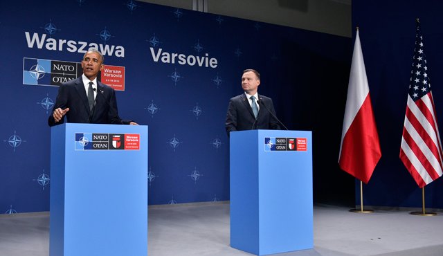 El presidente estadounidense Barack Obama (izquierda) y el presidente Andrzej Duda de Polonia durante una conferencia de prensa, tras una reunión bilateral en el marco de la Cumbre de la OTAN en Varsovia. AFP