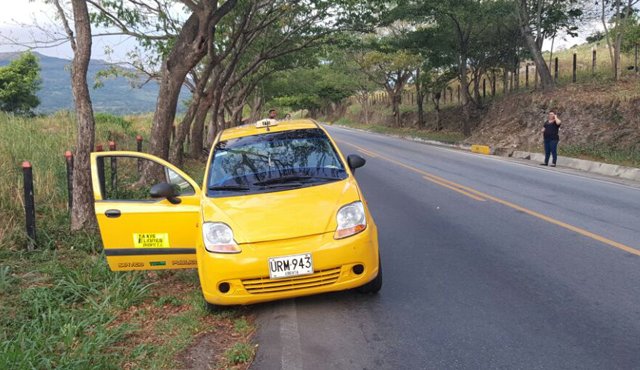 Carlos Julio Blanco es el nombre del conductor del taxi. La Opinión